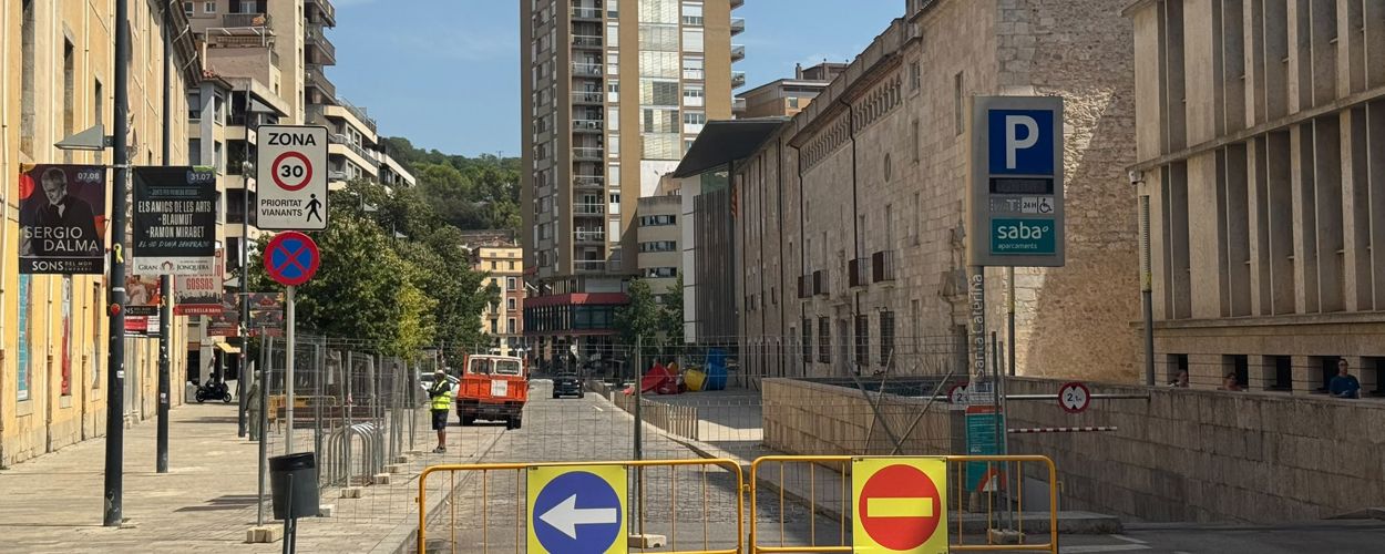 Afectacions circulatòries a la plaça de Pompeu Fabra i plaça de l'Hospital per a la reparació del paviment. Tall de circulació durant 4 mesos, a partir del 10 d'agost.<br />Afectacions en el bus urbà: L1, L6, L7 i L11